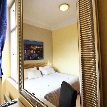 City Lounge Crown Hotel براغ المظهر الخارجي الصورة