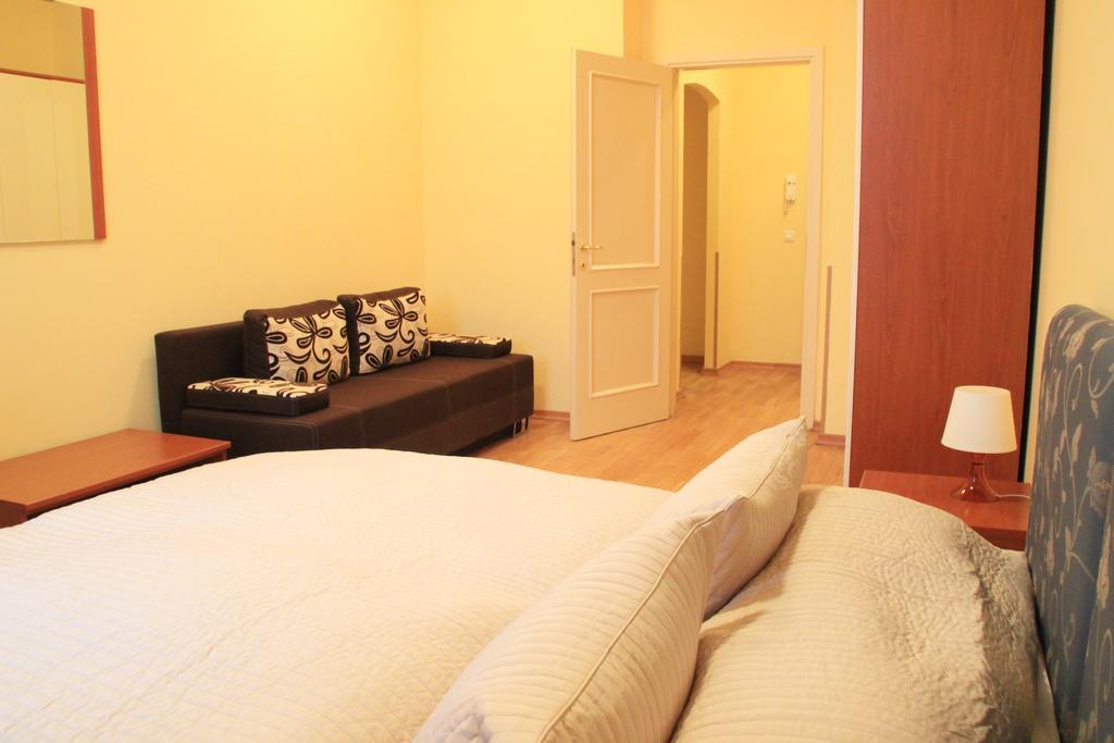 City Lounge Crown Hotel براغ الغرفة الصورة