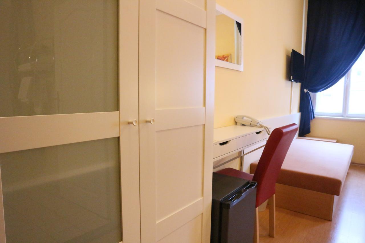 City Lounge Crown Hotel براغ المظهر الخارجي الصورة