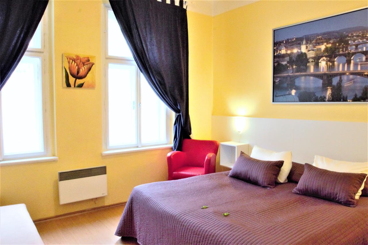 City Lounge Crown Hotel براغ المظهر الخارجي الصورة