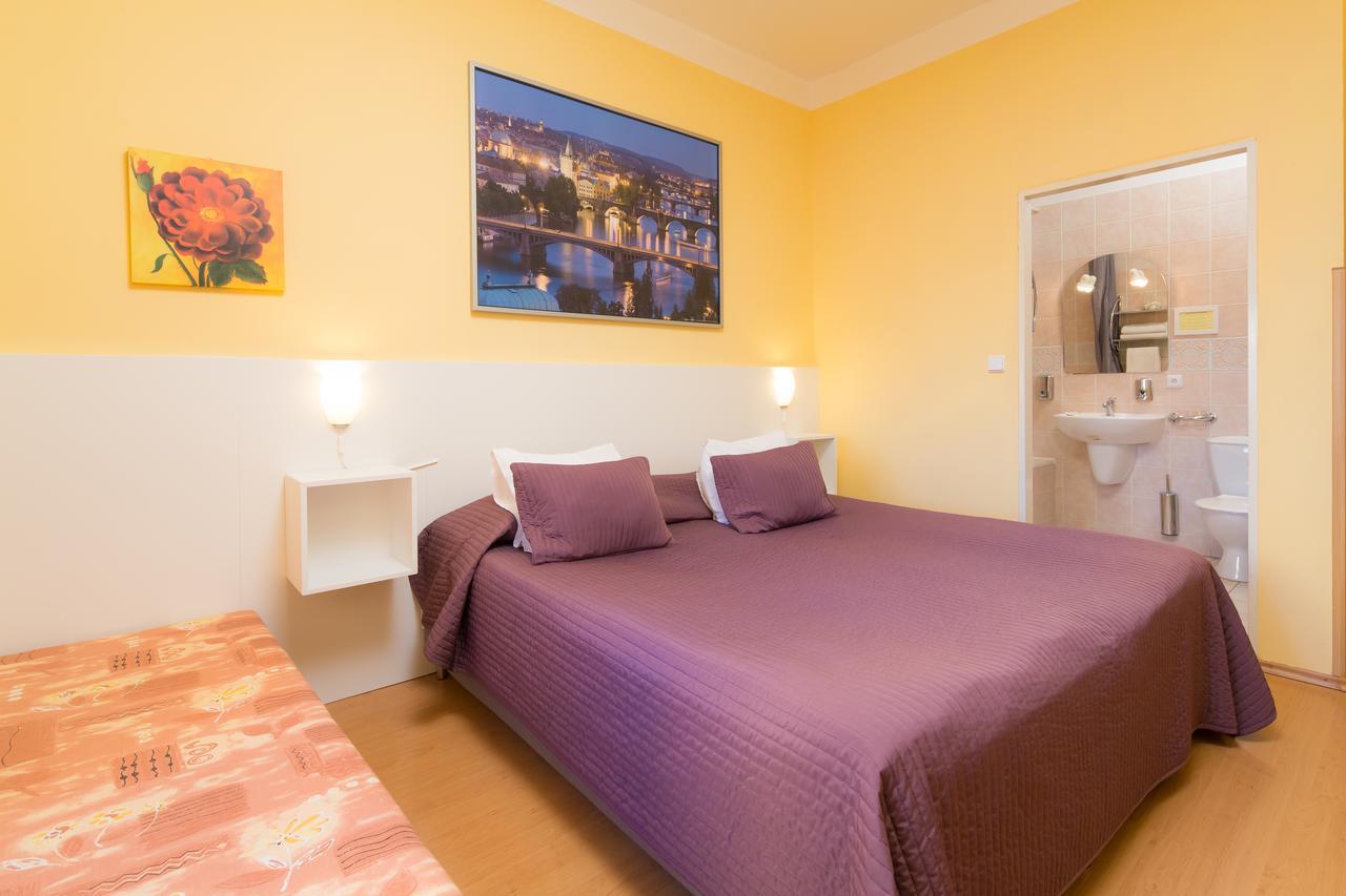 City Lounge Crown Hotel براغ المظهر الخارجي الصورة