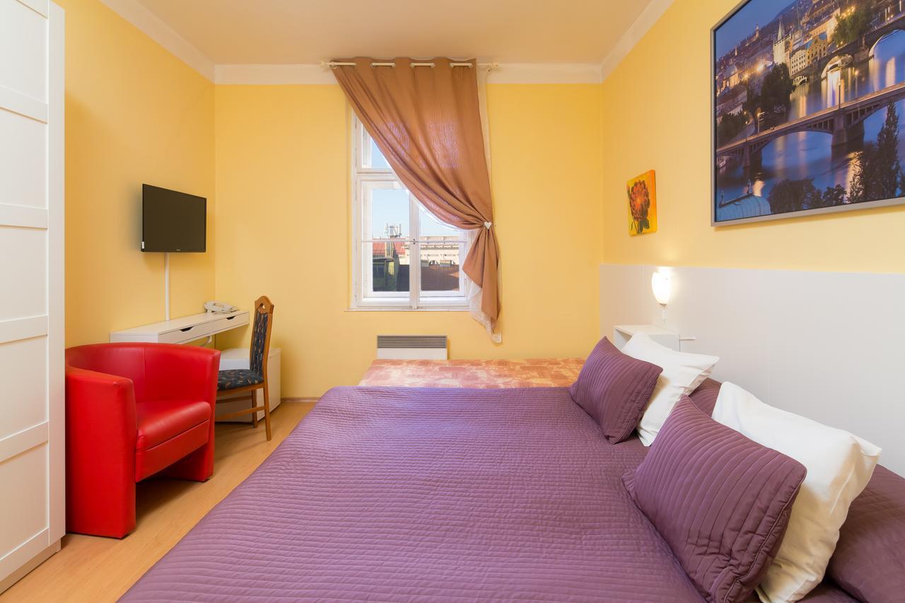 City Lounge Crown Hotel براغ المظهر الخارجي الصورة