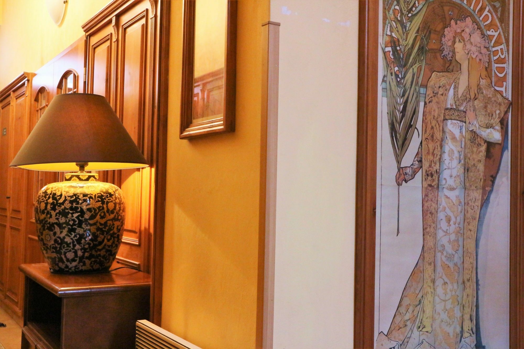 City Lounge Crown Hotel براغ المظهر الخارجي الصورة