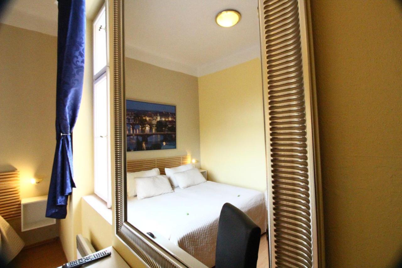 City Lounge Crown Hotel براغ المظهر الخارجي الصورة